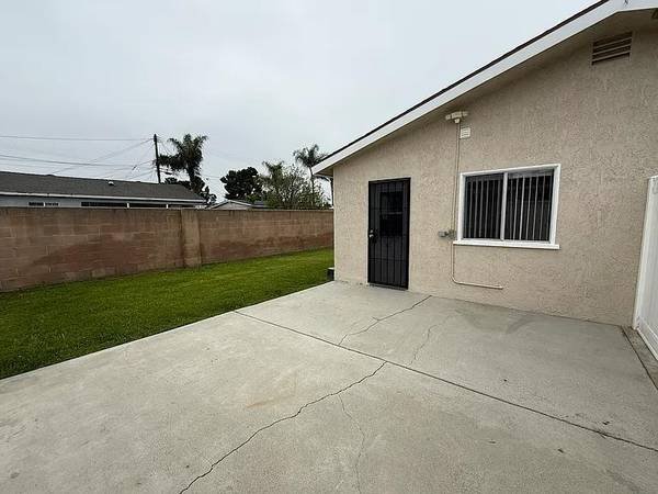 $1,350 / 2br - 900ft2 - Comfortable 3-Bed Single home Cozy 1 bedroom, 1 bath (Bellflower CA)