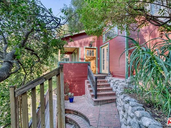 $525 / 1br - 462ft2 - 1Bed Charming Apartment! Cozy 2 bedroom, 1 bath (Los Angeles)