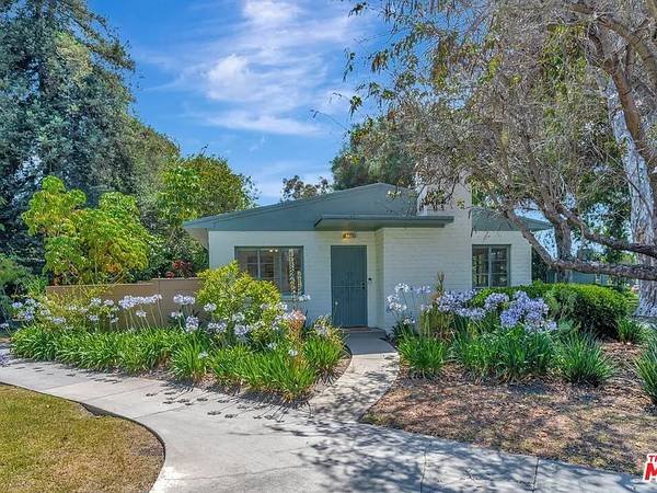 $550 / 1br - 745ft2 - Charming 1 Bedroom Apartment Cozy 2 bedroom, 1 bath (Los Angeles)