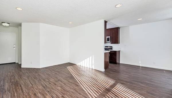 $2,300 / 1br - 490ft2 - Cable Ready, Walk In Closets, Spectacular Views (West Hollywood)