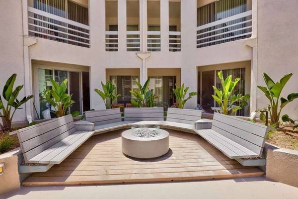 $3,756 / 2br - 1148ft2 - Located in Los Angeles!, 2/BD 2/BA, Evening Courtesy Patrol (600 S Curson St, Los Angeles, CA)