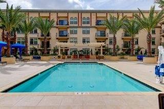 $3,199 / 2br - 995ft2 - 2-Bedroom in Los Angeles CA with Lounge and Kitchenette (Downtown Los Angeles)