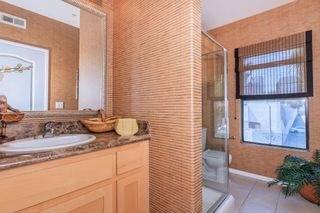 $2,179 / 1br - 719ft2 - 1-Bedroom 1-Bath with ATM Machine and Crown Moldings (1221 W. 3rd St., Los Angeles, CA)