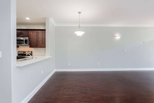 $3,695 / 2br - 1277ft2 - Fabulous 2-Bedroom 2-Bath Condo in the HEART of Sherman Oaks- Pet Friendly! (Sherman Oaks)