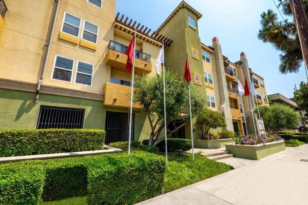 $2,821 / 2br - 1121ft2 - Need a Bigger Place to Call Home? Check Us Out! 1121 SqFt, 2 Bedrooms (Northridge - Near CSUN)