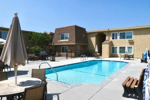 $1,567 / 400ft2 - Discover Heritage Park - Senior Living (55+) (7840 Woodman Ave, Los Angeles, CA)