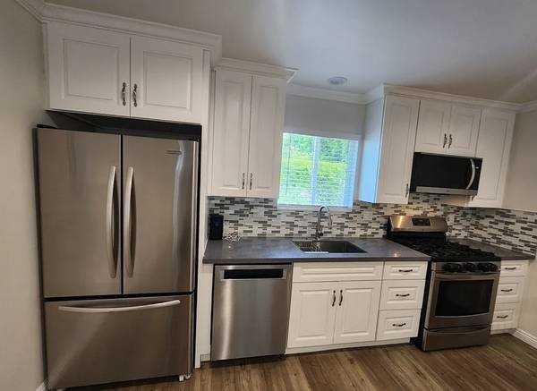 $2,200 / 1br - 700ft2 - Charming ADU 1 Bed 1 Bath Amazing Location, All Utilities Included (Sherman Oaks)