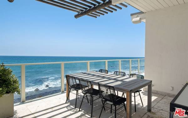 $1 - 3 Bedroom - House On The Beach - OCT 30 - NOV 17th, AUG 16-23rd (Malibu Rd, Malibu, California)