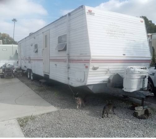 SEEKING LIVE-IN RV SPACE 37-FEET (Any Location Closer to Orange County)