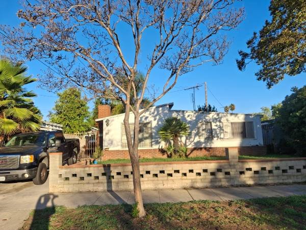 3br - 3-Bedroom, 1-Bathroom Home Located at 657 Wolfskill Street (San Fernando)