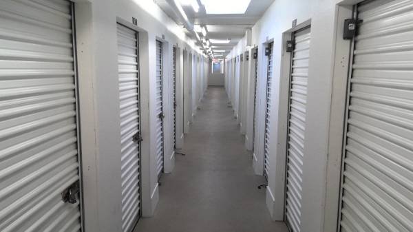 Rent A Unit Over The Phone And Get 50% Off 1 Month! (La Crescenta)