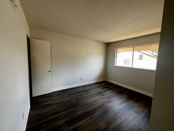 $1,200 / 1br - Spacious &amp; Sunny Room in a Desirable Home (West Hills)