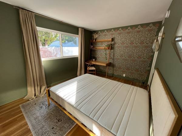 $1,450 FULLY FURNISHED Studio City Private Bedroom/Bathroom $1,450 (Studio City)