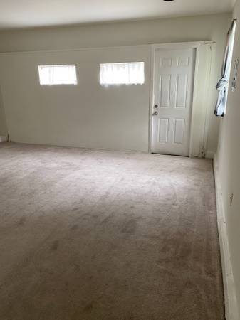 $1,145 / 2br - AVAILABLE December: Room in a Guesthouse with its Own Private Entrance (West LA)