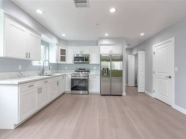 $700 Same day move-ins available