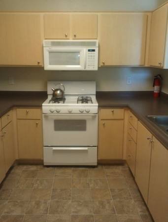 $2,400 / 1br - Apartment for Rent (Playa Vista / Silicon Beach)