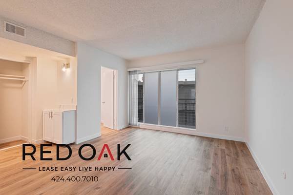 $1,500 / 2br - 1150ft2 - Hollywood, large bedroom with bathroom available, flexible move in (East Hollywood)