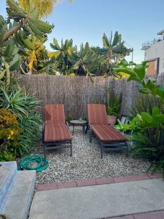 $2,100 for a 1-bedroom, 500 sq ft - Charming One-Bedroom Duplex (Culver City/South Robertson)