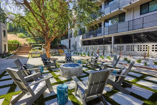 $3,650 for a 3-bedroom - Sublet - 3-Bedroom in the Hills of Echo Park - Month to Month (Echo Park)