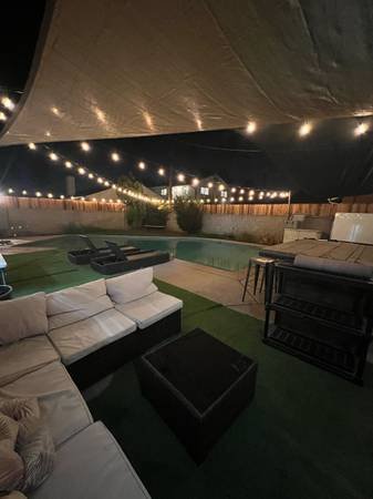 $1,300 / 3br - Room for Rent in 3 Bedroom House with a Pool (Mission Hills)