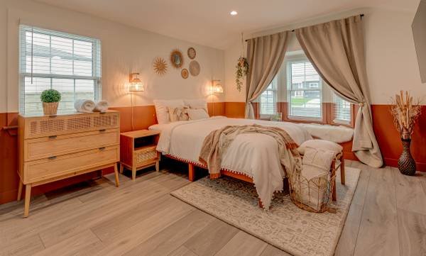 $1,750 / 1br - Cozy Bay Window Room in Boho Chic Home - Ideal for Working Professional/Nurses (Los Angeles)