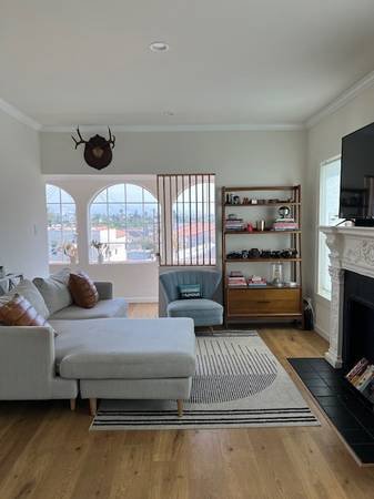 $3,600 / 2br - 2 Bedroom in Prime Mid-City (Los Angeles)