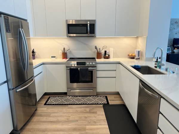 $1,500 / 1br - 900ft2 - Quiet Luxury 1BR in Culver City | Top Floor | Jacuzzi, Pool, Gym (Los Angeles)