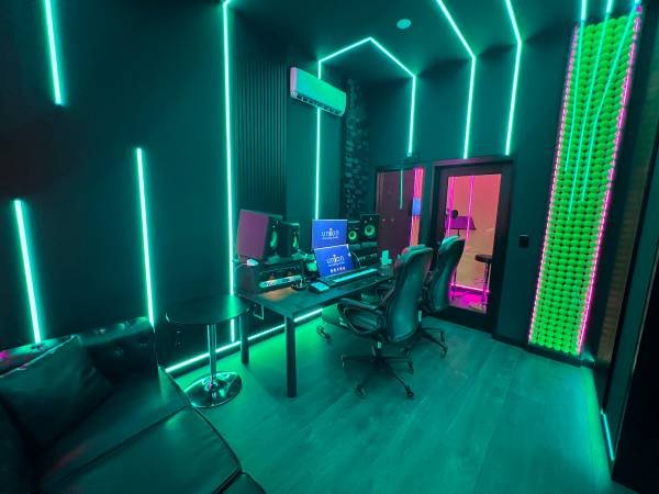 Brand New Recording Studio with Special Rates (Hollywood)