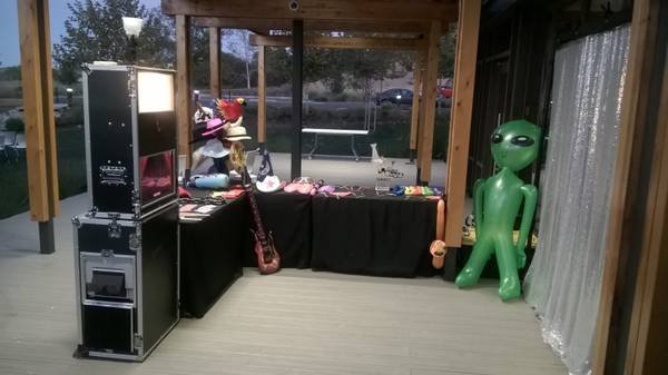 $349 for 3 Hours of Open Air Photo Booth in Los Angeles County