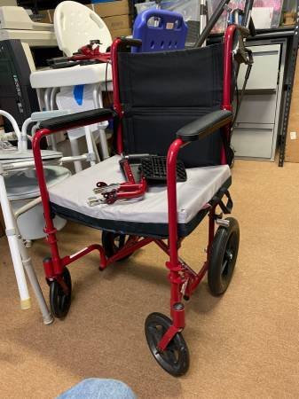Medical Equipment for Seniors – Rollators, Wheelchairs, Shower Chairs (Downtown Los Angeles)