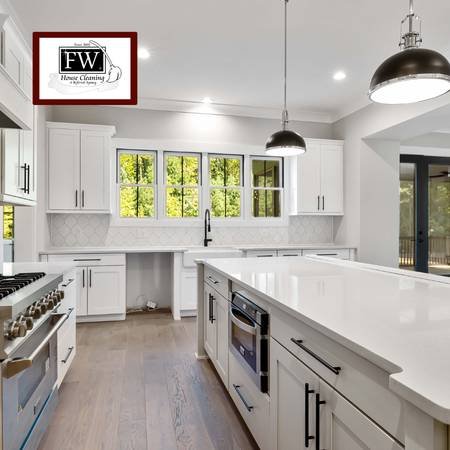 Professional House Cleaning Service in Toronto with Licensed and Insured Team