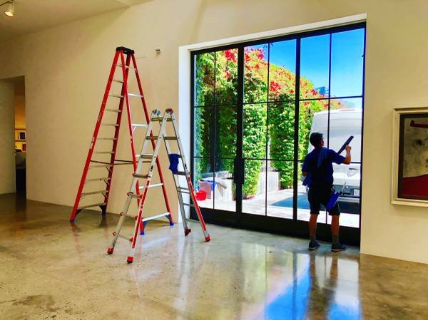 Window Cleaning Technicians Needed – $25/HR + Growth Opportunities (Los Angeles)