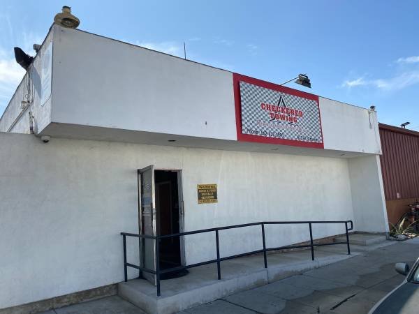 A Checkered Towing (Long Beach)