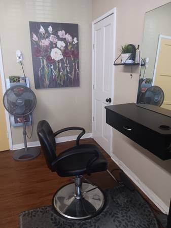 Salon Station for Rent in Inglewood