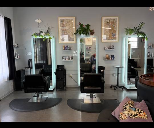 Salon Chair Rental in Culver City Palms