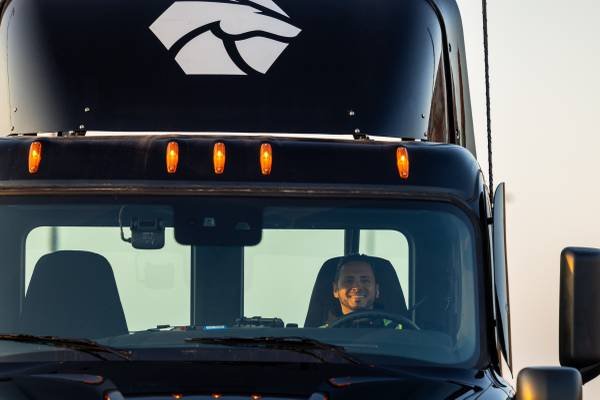 CDL A Regional Dry Van Driver with Regular Weekly Home Time (Compton)